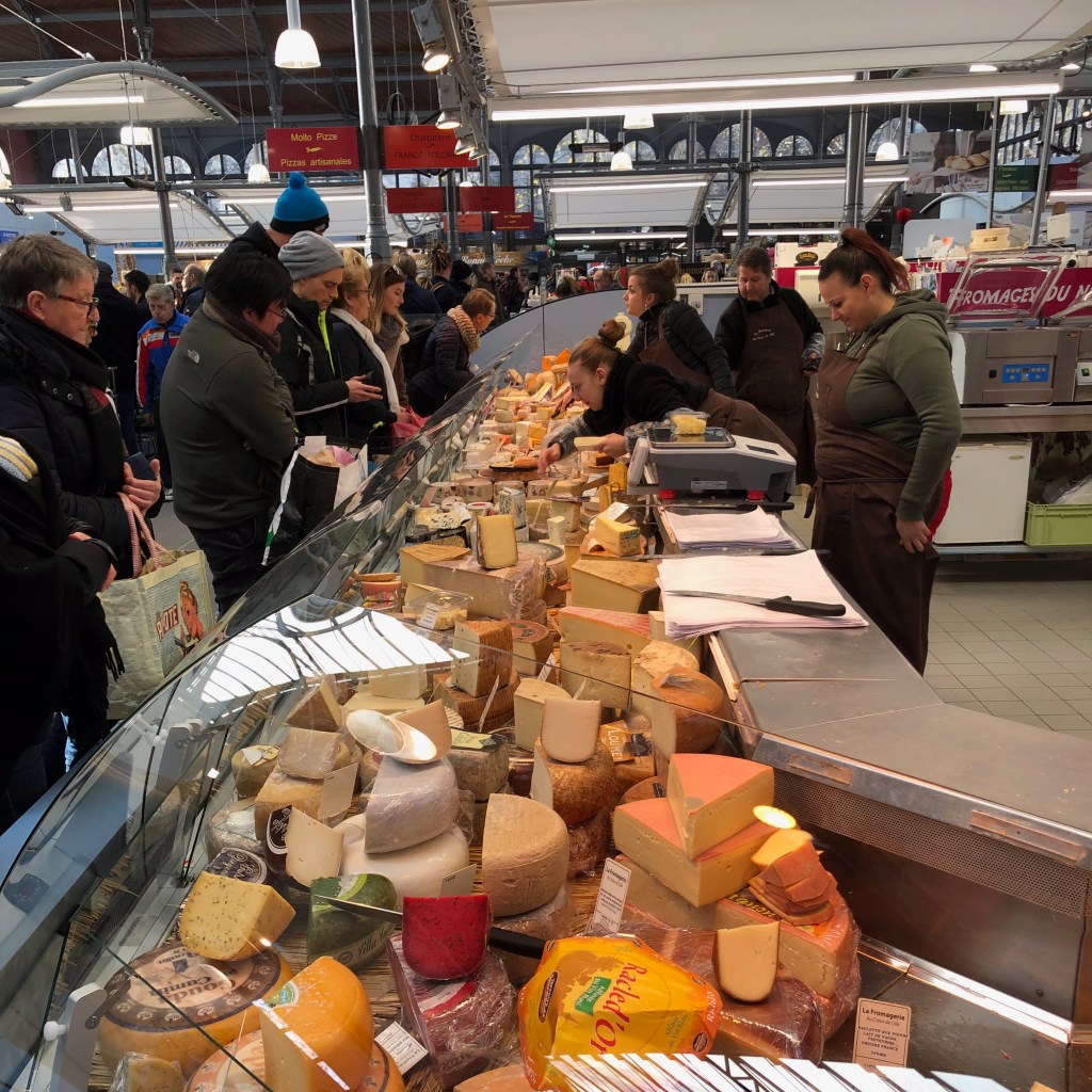 marche de Wazemmes, la fromagerie, French cheese